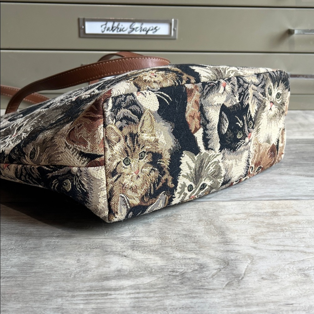 Cat Tapestry Zippered Tote Bag - Picture 3 of 7